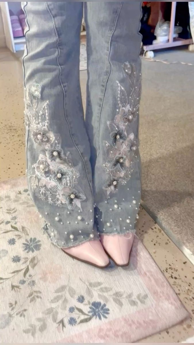 Low-rise jeans with pattern